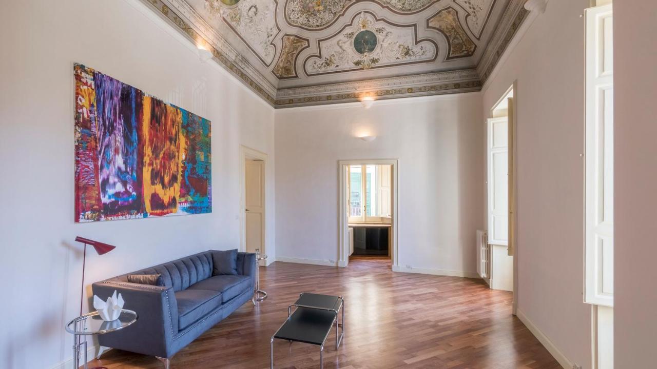 Palazzo Acquaviva - Il Giardino Sospeso Apartment Lecce Bagian luar foto